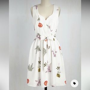 ModCloth Rooftop of your game fairy botanical ethereal herbal floral dress, M